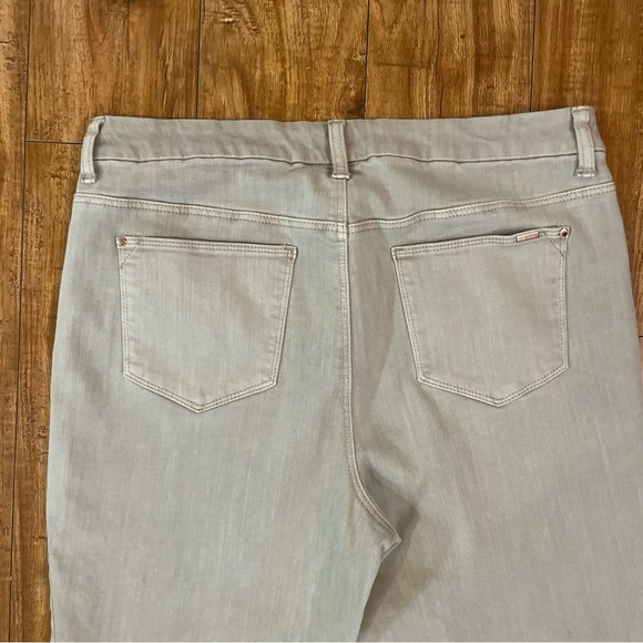 CHICOS Women’s So Slimming Light Tan Gray Ankle Jeans Size 1 - Picture 9 of 13